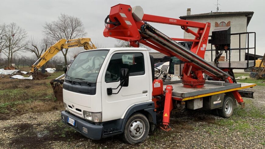PIATTAFORMA SU AUTOMEZZO SOCAGE