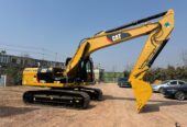 CAT 320D2L crawler excavator