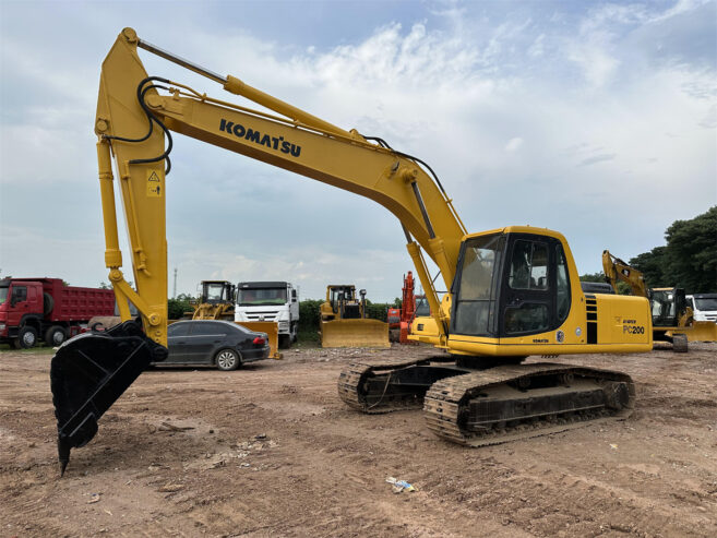 Used Komatsu PC200-6 crawler excavator