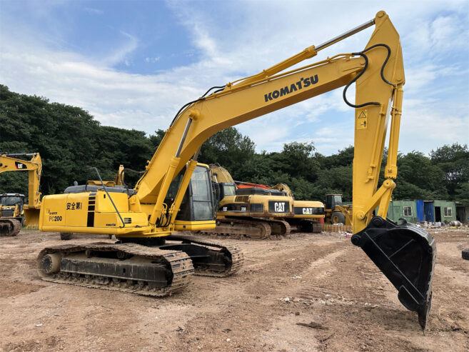 Used Komatsu PC200-6 crawler excavator