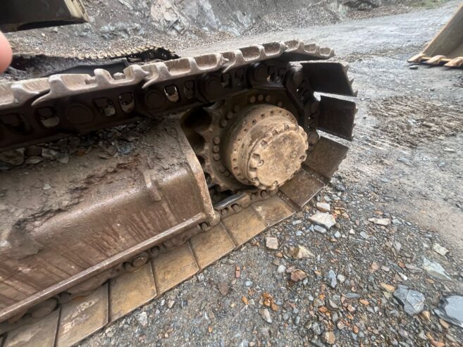 VOLVO – EC360-2005