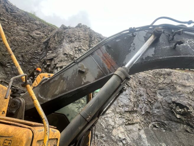VOLVO – EC360-2005