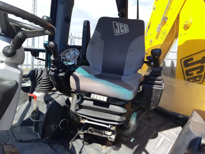 JCB 3CX Backhoe Loader – 2007 | 3,777 Hours | Impeccable Condition