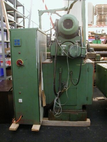 Universal Milling and Boring Machine