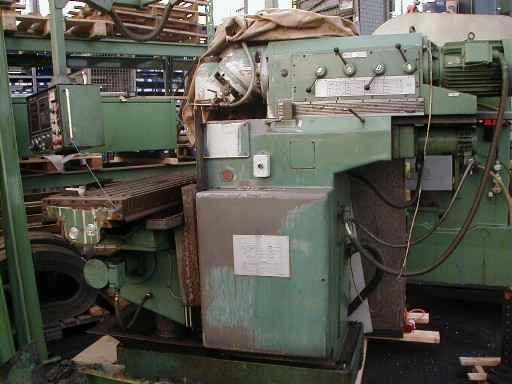 Universal Milling and Boring Machine