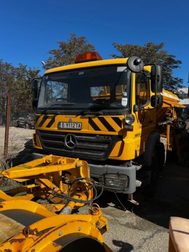 Snow Plow Mercedes-Benz 1824