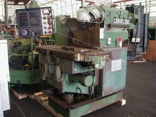 Universal Milling and Boring Machine