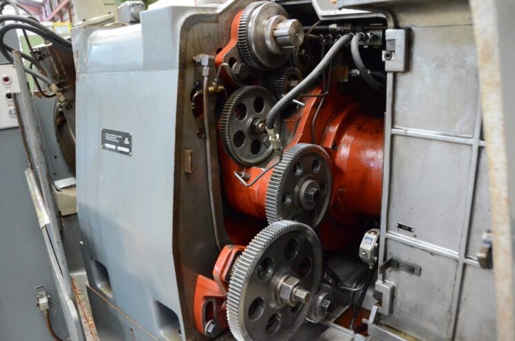 Spiral Bevel Gear Cutting Machine