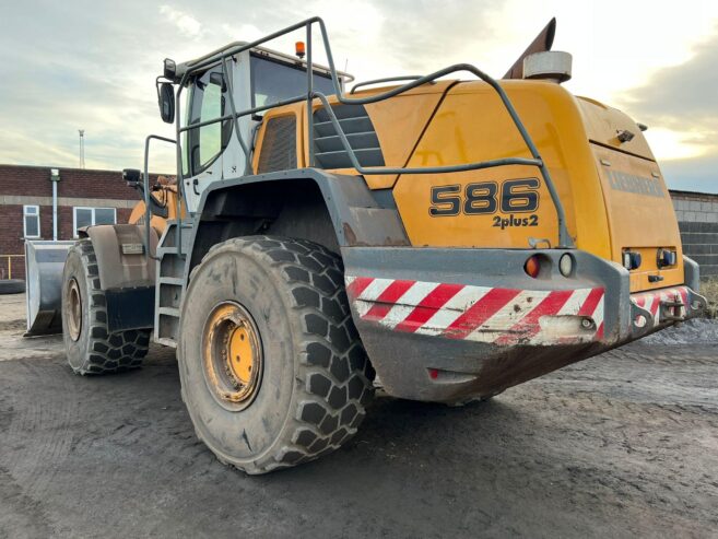 Liebherr L586 Wheel Loader – 2011