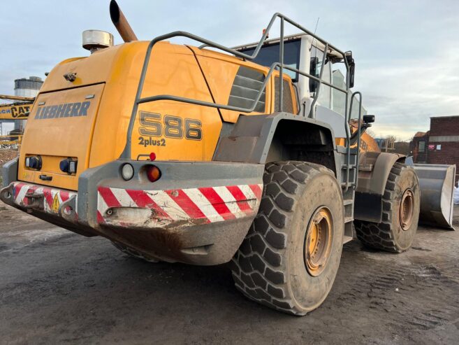 Liebherr L586 Wheel Loader – 2011