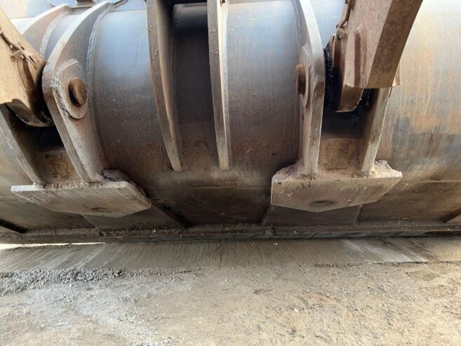 Liebherr L586 Wheel Loader – 2011