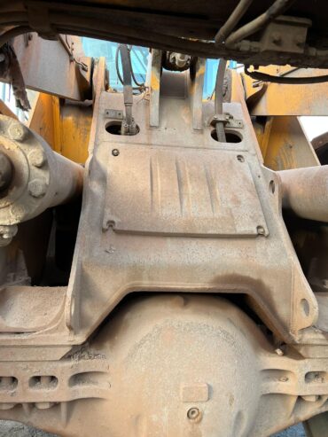Liebherr L586 Wheel Loader – 2011