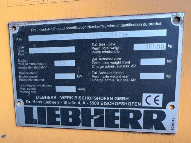 Liebherr L586 Wheel Loader – 2011