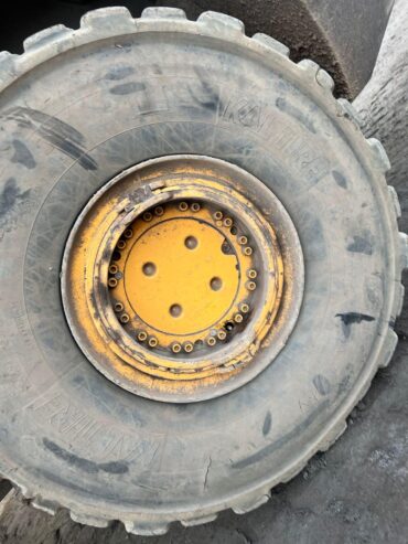 Liebherr L586 Wheel Loader – 2011