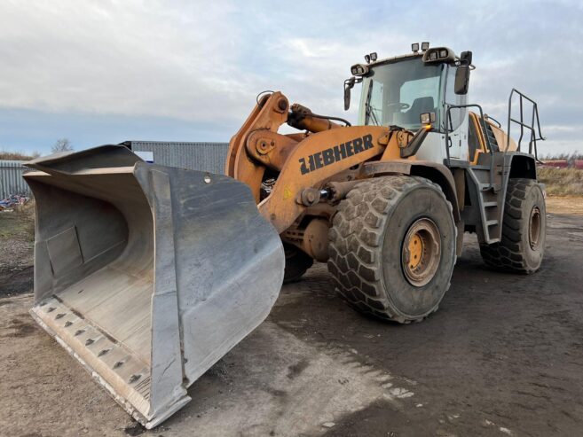 Liebherr L586 Wheel Loader – 2011
