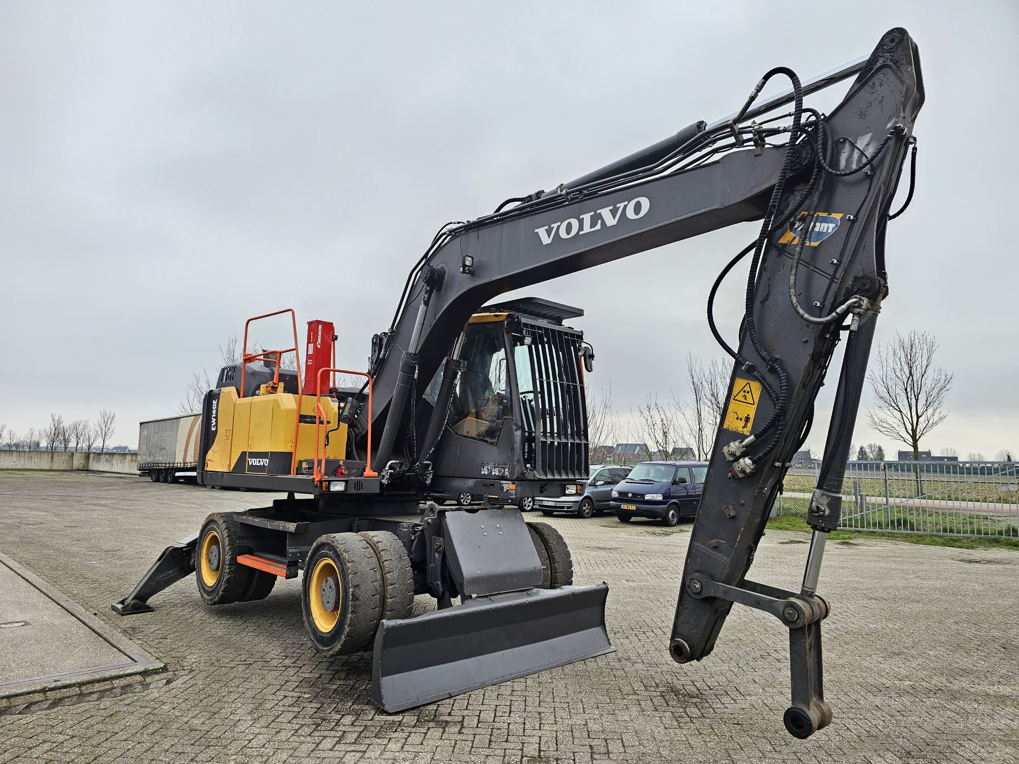 Volvo – EW160E